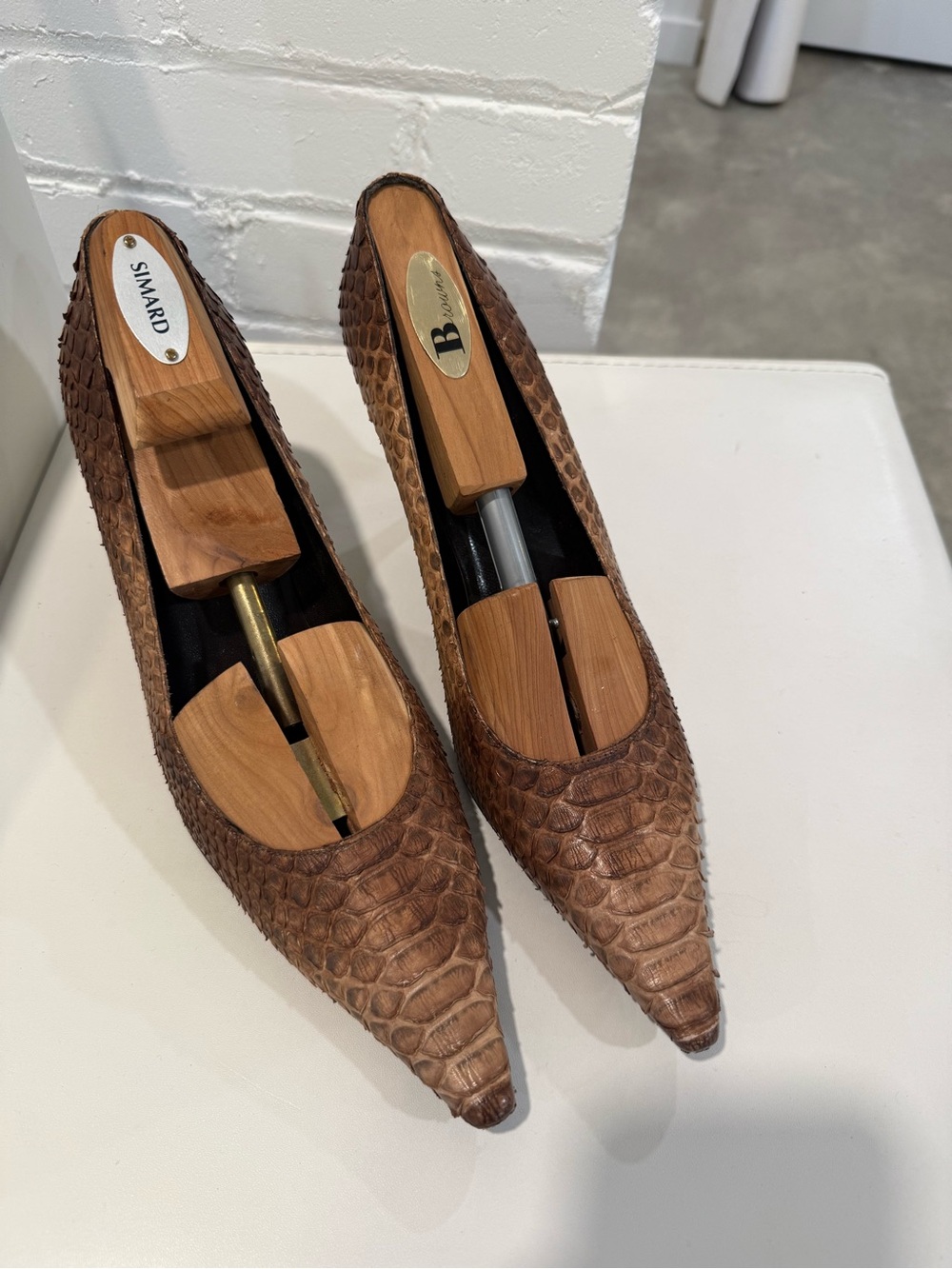 Stuart Weitzman Brown Croc-Embossed Pointed Toe Heels